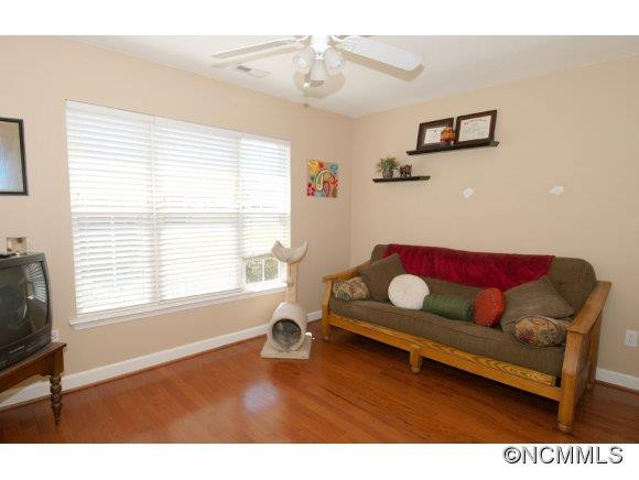 302 Castle Creek Drive - Photo 18