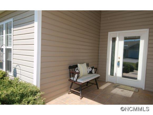 302 Castle Creek Drive - Photo 3