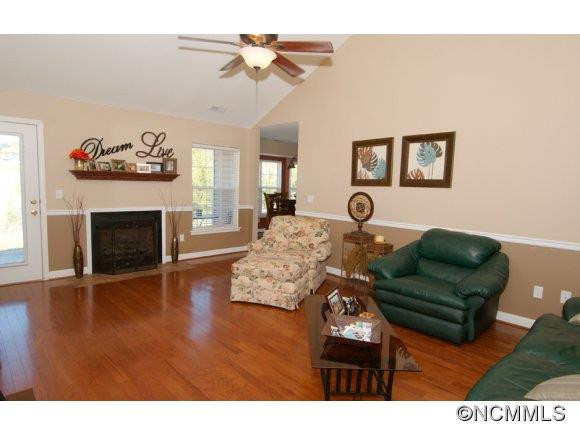 302 Castle Creek Drive - Photo 6