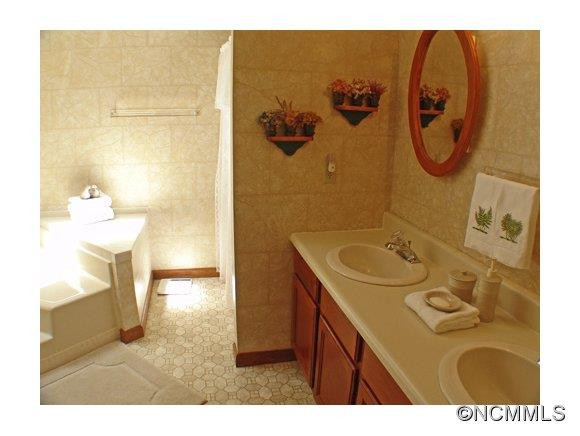 44 Tsataga Court - Photo 9