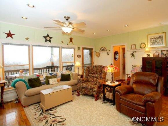 27 AUTUMN VIEW DRIVE - Photo 4