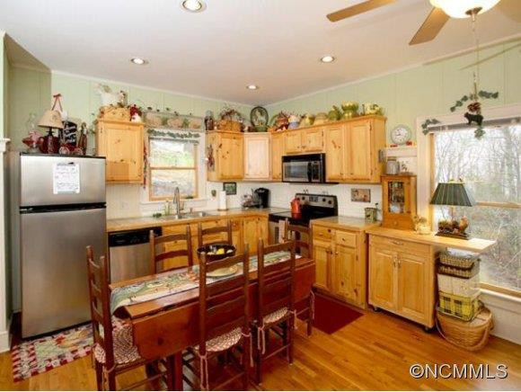 27 AUTUMN VIEW DRIVE - Photo 8