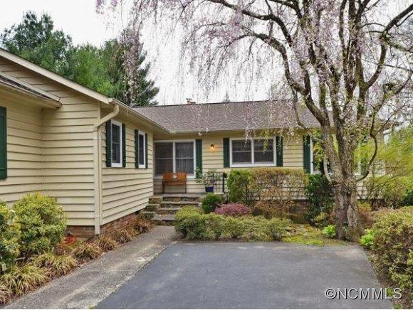 207 MERRIWOOD LANE - Photo 2