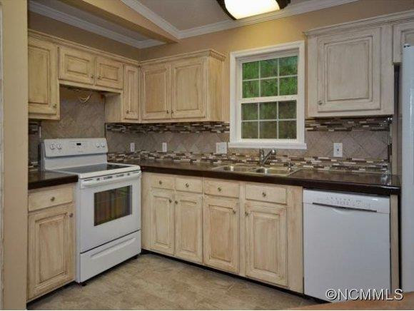 508 LAFAYETTE AVE - Photo 2