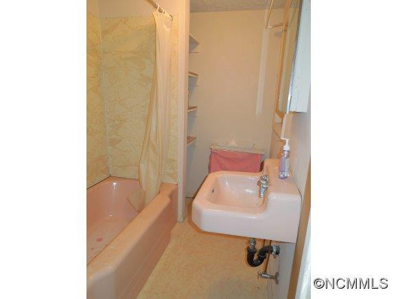 136 Bishop Lane - Photo 14