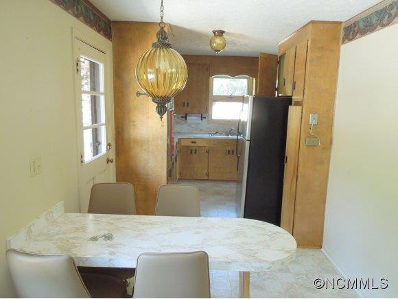 136 Bishop Lane - Photo 5
