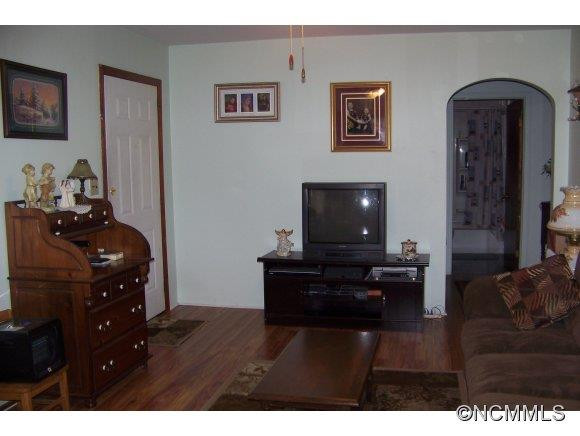 13 Messer Road - Photo 10