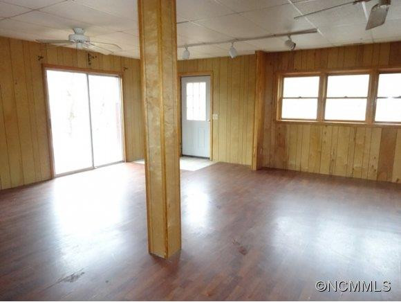 112 Iron Mountain Drive - Photo 2