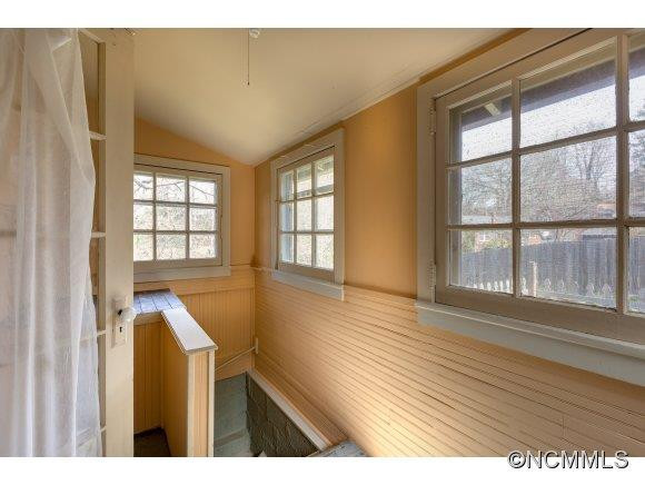 57 Russell Street - Photo 17