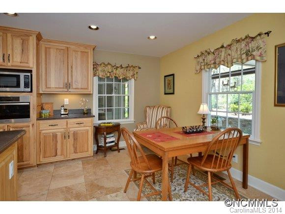1229 Golden Road - Photo 10