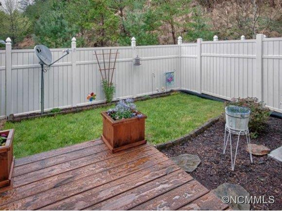 18 BRIDGESTONE RD - Photo 12