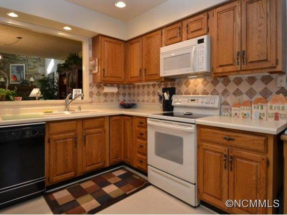 203 CHINQUAPIN OAK LANE - Photo 4