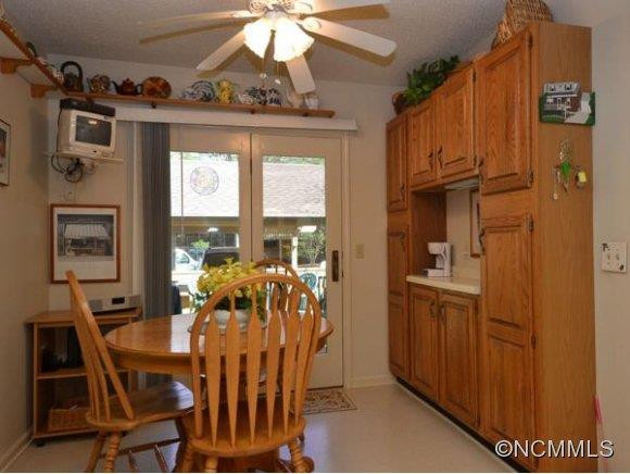 203 CHINQUAPIN OAK LANE - Photo 5