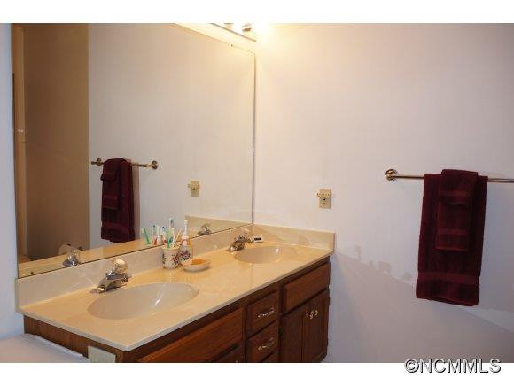 18 Laurel Hill Drive - Photo 11