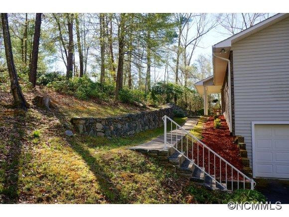 18 Laurel Hill Drive - Photo 3