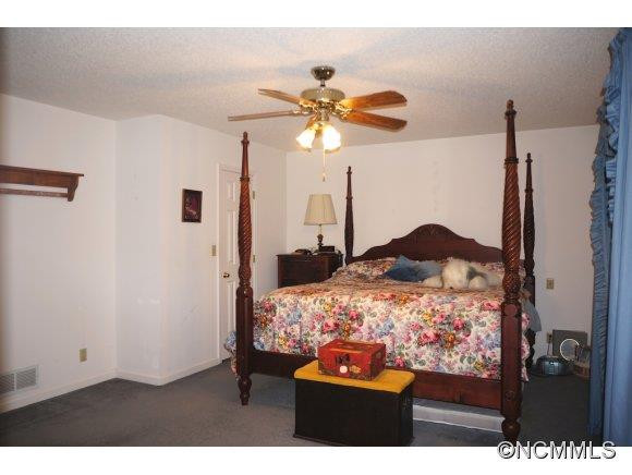 18 Laurel Hill Drive - Photo 10