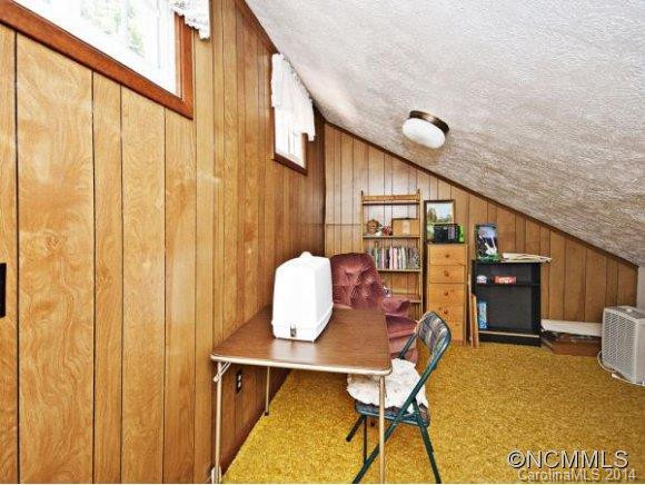 223 FAIRWAY HILLS DRIVE - Photo 6