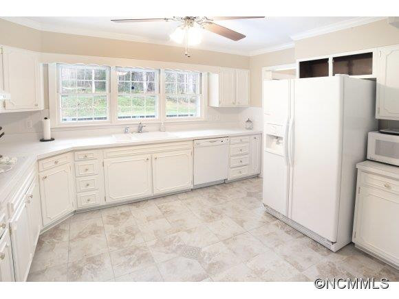 113 Laurelhurst - Photo 5