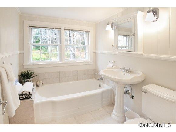 113 Laurelhurst - Photo 9