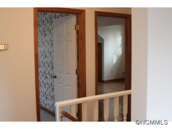 240 East Ridge - Photo 19