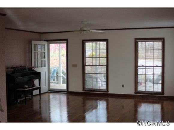 240 East Ridge - Photo 5