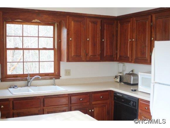 240 East Ridge - Photo 10