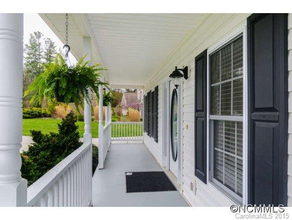 54 Pinerose Drive - Photo 2