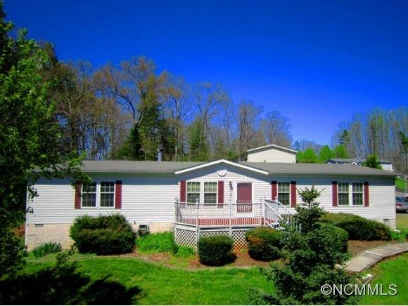 36 East Ponder Way