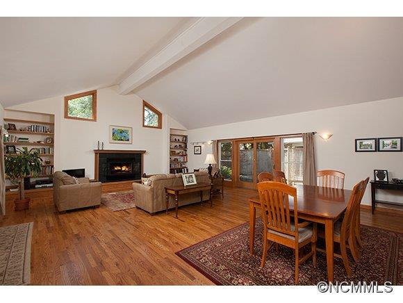 361 Maple Street - Photo 3