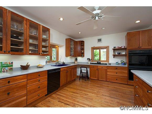 361 Maple Street - Photo 4