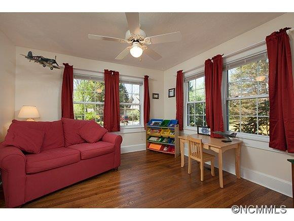 361 Maple Street - Photo 8