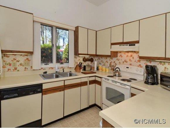 418 WINDSWEPT DRIVE - Photo 6