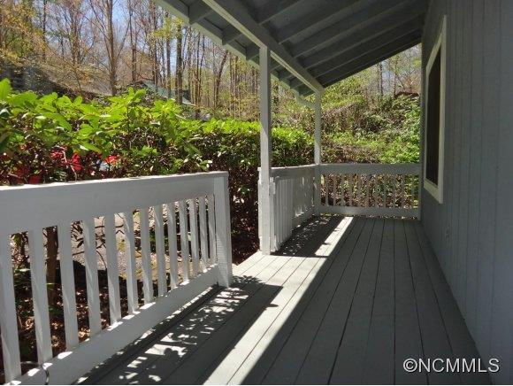 18 Gail Dr - Photo 2