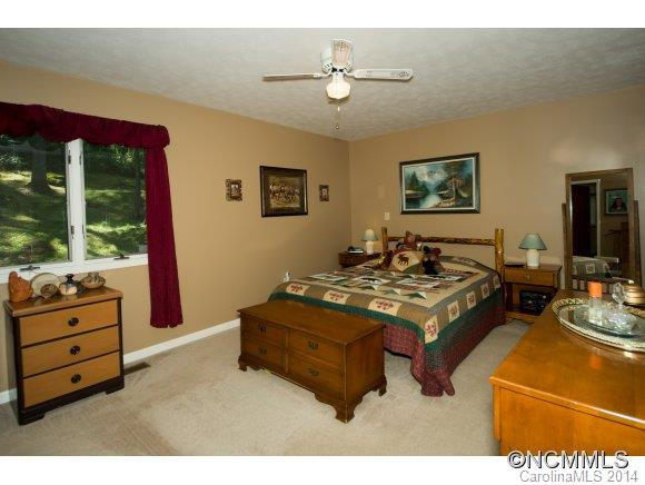 50 SKY LAKE DRIVE - Photo 13