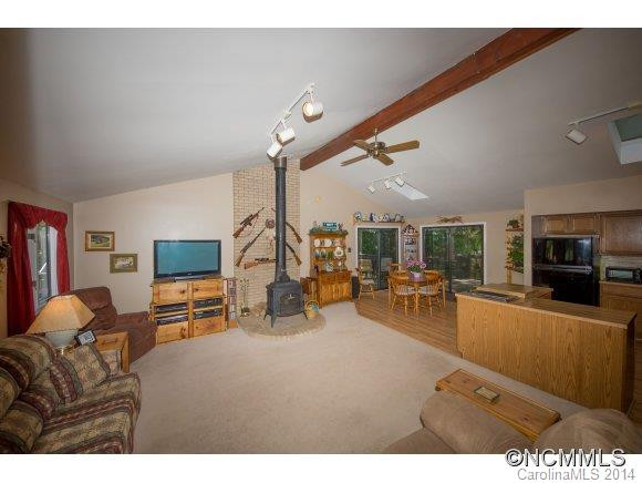 50 SKY LAKE DRIVE - Photo 4