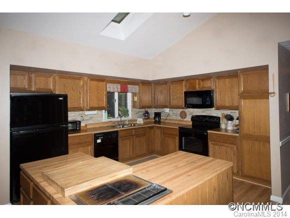 50 SKY LAKE DRIVE - Photo 7