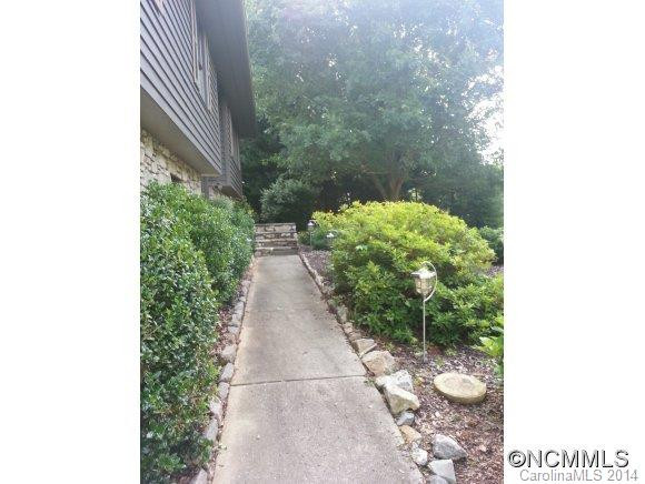 8 Country Lane - Photo 2