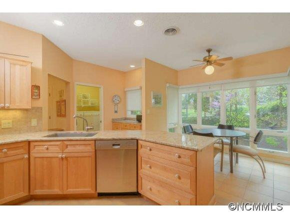 400 Charlotte St. #502 - Photo 8