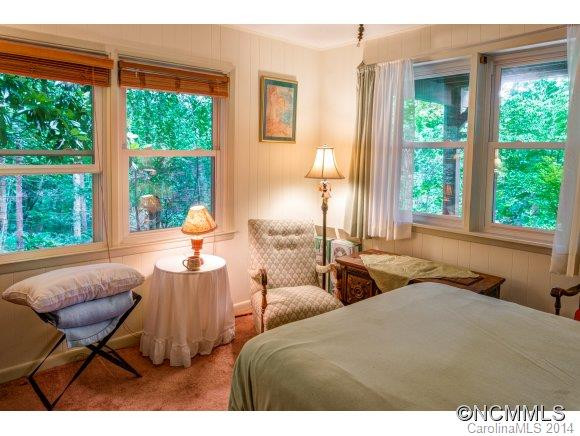 212 Sunset Drive - Photo 12