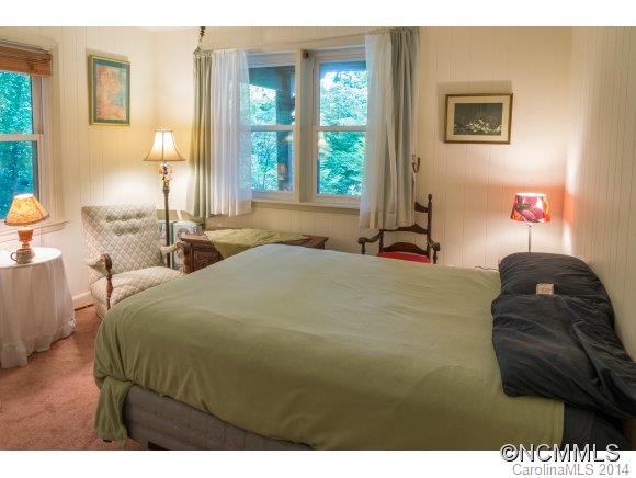 212 Sunset Drive - Photo 13