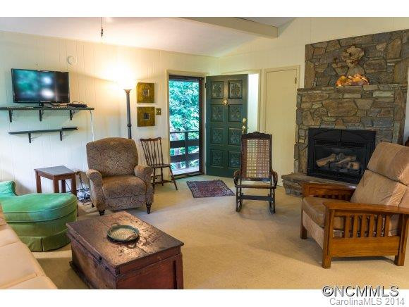 212 Sunset Drive - Photo 3