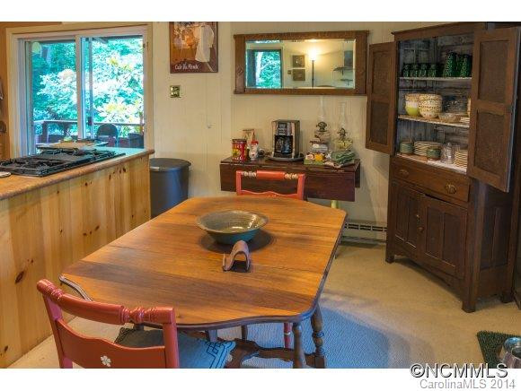 212 Sunset Drive - Photo 4