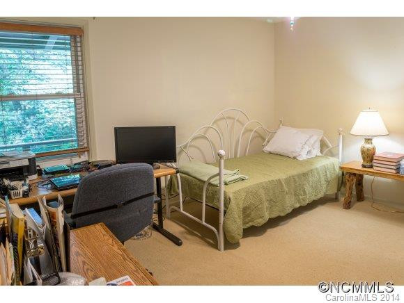 212 Sunset Drive - Photo 8