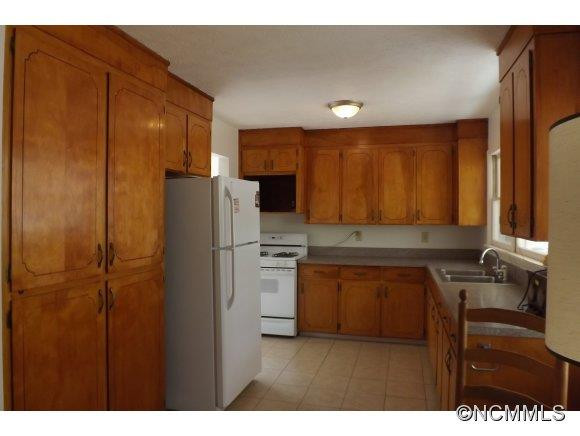 5615 NC 18 South - Photo 2