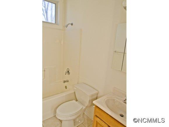8 Ridgeway - Photo 17