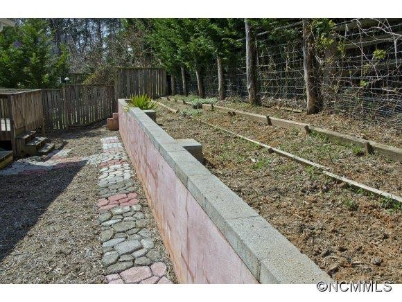 8 Ridgeway - Photo 24