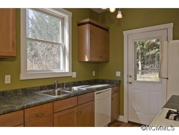 8 Ridgeway - Photo 10