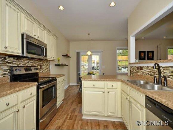 286 NEW RIVER DRIVE - Photo 6