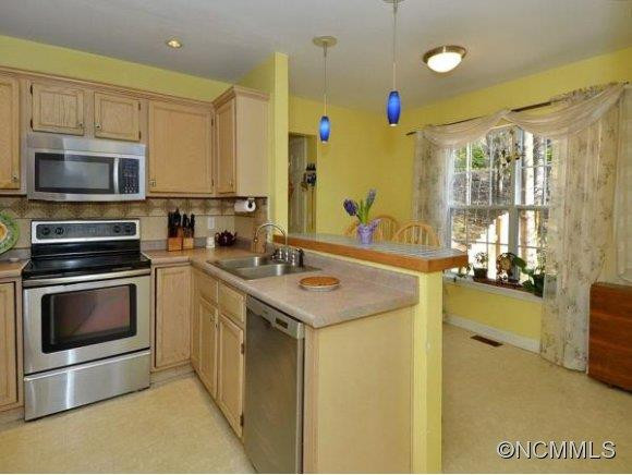 44 SUNSET DR - Photo 6