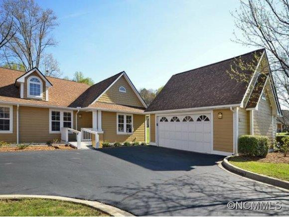 1003 WOODLEA COURT